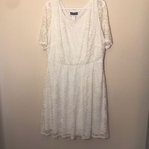 paper doll Cream Lace Short Sleeve Plus Size Dress